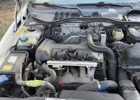 2000 Volvo V70 Xc/Se z USA, uszkodzony, nr VIN YV1LZ56DXY2702315